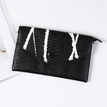 Cargar imagen en el visor de la galería, FUNMARDI Genuine Leather Female Clutch Bag 2019 Luxury Serpentine Leather Envelope Bags For Women Shoulder Bag Clutches WLHB1990