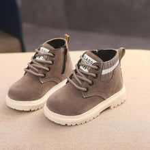 Cargar imagen en el visor de la galería, Children Casual Shoes Autumn Winter Martin Boots Boys Shoes Fashion Leather Soft Antislip Girls Boots 21-30 Sport Running Shoes
