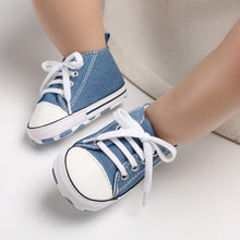 Carregar imagem no visualizador da galeria, New  Baby Canvas Sneaker For Newborn Sport Shoes For Baby Boys Girls Infant Toddler Soft Bottom Anti-slip First Walkers 0-18 M
