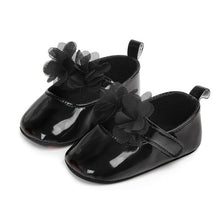 将图片加载到图库查看器，Baby Girl Princess PU Leather Shoes With Flowers Infant Soft Sole First Walkers Spring Summer Bebe Crib Shoes Patent Leather
