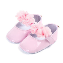 将图片加载到图库查看器，Baby Girl Princess PU Leather Shoes With Flowers Infant Soft Sole First Walkers Spring Summer Bebe Crib Shoes Patent Leather
