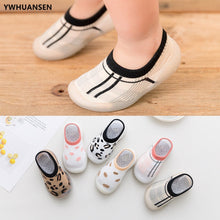 Cargar imagen en el visor de la galería, Summer Spring Leopard Soft Bottom Non-Slip Floor Socks Solid Color Toddler Girl Boy Shoes With Transparent Rubber Soles Kid Baby
