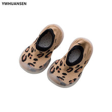 Cargar imagen en el visor de la galería, Summer Spring Leopard Soft Bottom Non-Slip Floor Socks Solid Color Toddler Girl Boy Shoes With Transparent Rubber Soles Kid Baby
