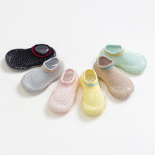 Cargar imagen en el visor de la galería, baby sock shoes for summer thin mesh non-slip short tube baby shoes cutout
