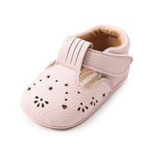 Cargar imagen en el visor de la galería, 2019 New Baby Girls First Step Shoes Baby Moccasins Soft Bottom Non-slip Toddler First Walkers Baby Booties Girls Shoes
