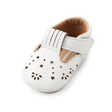 Cargar imagen en el visor de la galería, 2019 New Baby Girls First Step Shoes Baby Moccasins Soft Bottom Non-slip Toddler First Walkers Baby Booties Girls Shoes
