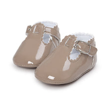 Cargar imagen en el visor de la galería, 12 Color Fashion Baby Girls Baby Shoes Cute Newborn First Walker Shoes Infant Letter Princess Soft Sole Bottom Anti-slip Shoes
