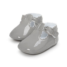 Cargar imagen en el visor de la galería, 12 Color Fashion Baby Girls Baby Shoes Cute Newborn First Walker Shoes Infant Letter Princess Soft Sole Bottom Anti-slip Shoes
