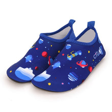 Cargar imagen en el visor de la galería, Children beach shoes baby soft floor indoor slipper snorkeling swim socks boys and girls anti-slip home barefoot kids slippers
