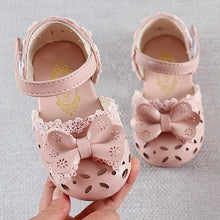 Carregar imagem no visualizador da galeria, Newest Summer Kids Shoes 2020 Fashion Leathers Sweet Children Sandals For Girls Toddler Baby Breathable Hoolow Out Bow Shoes
