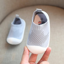 Carregar imagem no visualizador da galeria, Kid Baby First Walkers Shoes Breathable Infant Toddler Shoes Girls Boy Casual Mesh Shoes Soft Bottom Comfortable Non-slip Shoes
