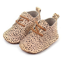 Cargar imagen en el visor de la galería, Genuine Leather Baby shoes Leopard print Baby Girls Soft shoes Horse hair Boys First walkers Lace Baby moccasins
