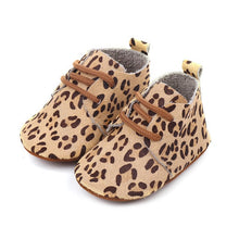 Cargar imagen en el visor de la galería, Genuine Leather Baby shoes Leopard print Baby Girls Soft shoes Horse hair Boys First walkers Lace Baby moccasins
