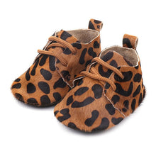 Cargar imagen en el visor de la galería, Genuine Leather Baby shoes Leopard print Baby Girls Soft shoes Horse hair Boys First walkers Lace Baby moccasins
