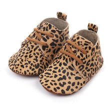 Cargar imagen en el visor de la galería, Genuine Leather Baby shoes Leopard print Baby Girls Soft shoes Horse hair Boys First walkers Lace Baby moccasins
