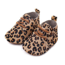 Cargar imagen en el visor de la galería, Genuine Leather Baby shoes Leopard print Baby Girls Soft shoes Horse hair Boys First walkers Lace Baby moccasins
