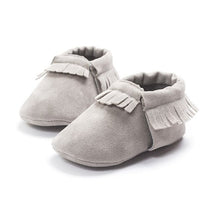 Cargar imagen en el visor de la galería, 13 COLORS PU Suede Leather Newborn Baby Boy Girl Baby Moccasins Moccs Shoes Bebe Fringe Soft Soled Non-slip Footwear Crib Shoes
