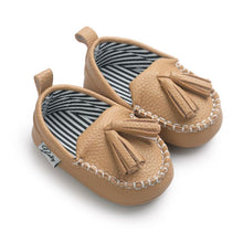 Carregar imagem no visualizador da galeria, Moccasin First Walkers Newborn Baby Shoes Toddler Prewalker Shoes Baby Boy Girl Pu Tassel pendant Leather Shoes
