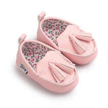 Carregar imagem no visualizador da galeria, Moccasin First Walkers Newborn Baby Shoes Toddler Prewalker Shoes Baby Boy Girl Pu Tassel pendant Leather Shoes
