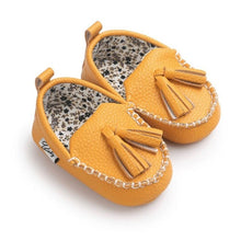 Carregar imagem no visualizador da galeria, Moccasin First Walkers Newborn Baby Shoes Toddler Prewalker Shoes Baby Boy Girl Pu Tassel pendant Leather Shoes
