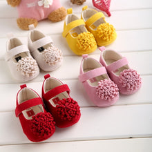 Cargar imagen en el visor de la galería, Candy Colors Newborn Baby Prewalker Soft Bottom Anti-slip Shoes Footwear Classic Princess Girl Crib Mary Jane Big Flower Shoes
