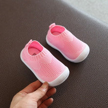 Carregar imagem no visualizador da galeria, Kid Baby First Walkers ShoesBreathable b Infant Toddler Shoes Girls Boy Casual Mesh Shoes Soft Bottom Comfortable Non-slip Shoes
