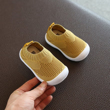 Carregar imagem no visualizador da galeria, Kid Baby First Walkers ShoesBreathable b Infant Toddler Shoes Girls Boy Casual Mesh Shoes Soft Bottom Comfortable Non-slip Shoes
