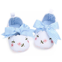 Cargar imagen en el visor de la galería, Baby Girl Shoes White Lace Floral Embroidered Soft Shoes Prewalker Walking Toddler Kids Shoes First Walker free shipping
