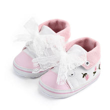 Cargar imagen en el visor de la galería, Baby Girl Shoes White Lace Floral Embroidered Soft Shoes Prewalker Walking Toddler Kids Shoes First Walker free shipping
