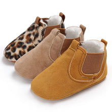 Carregar imagem no visualizador da galeria, PU Leather shoes Newborn baby girl heart autumn lace Leopard first walker
