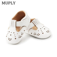 Cargar imagen en el visor de la galería, 2019 New Baby Girls First Step Shoes Baby Moccasins Soft Bottom Non-slip Toddler First Walkers Baby Booties Girls Shoes
