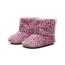 Cargar imagen en el visor de la galería, Cute Autumn Winter Infants  Shoes Baby Girl Boy Polka Dot Knitting Boots Casual Sneakers Non-slip Soft Soled Walking Shoes
