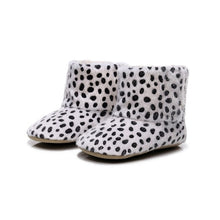 Cargar imagen en el visor de la galería, Cute Autumn Winter Infants  Shoes Baby Girl Boy Polka Dot Knitting Boots Casual Sneakers Non-slip Soft Soled Walking Shoes
