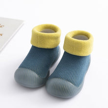 Cargar imagen en el visor de la galería, baby sock shoes for winter thick cotton animal styles cute baby floor shoes anti-slip first walkers 0-3 years
