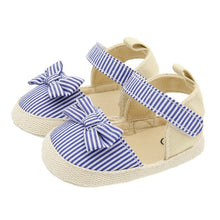 Cargar imagen en el visor de la galería, 2020 Children Summer Shoes Newborn Infant Baby Girl Soft Crib Shoes Infants Anti-slip Sneaker Striped Bow Prewalker 0-18M
