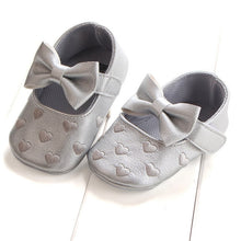 Carregar imagem no visualizador da galeria, New newborn baby boy shoes Pink stripe Patch Casual soft bottom non-slip breathable new born baby girls Infant toddler shoes
