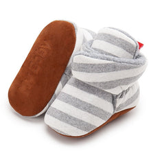 Carregar imagem no visualizador da galeria, Newborn Shoes Warm Socks Toddler Boots Winter First Walker Baby Girls Boys Soft Sole Snow Booties Unisex Crib Shoes zapatos bebe
