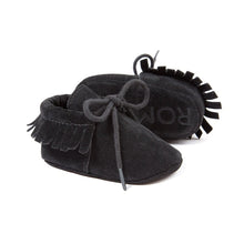 Carregar imagem no visualizador da galeria, Newborn Baby Shoes Boy Girl Shoes Moccasins Fringe Soft Soled Non-slip Footwear Crib Shoes PU Suede Leather Baby First Walker
