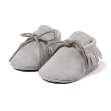 Carregar imagem no visualizador da galeria, Newborn Baby Shoes Boy Girl Shoes Moccasins Fringe Soft Soled Non-slip Footwear Crib Shoes PU Suede Leather Baby First Walker
