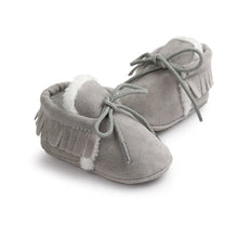 Carregar imagem no visualizador da galeria, Newborn Baby Shoes Boy Girl Shoes Moccasins Fringe Soft Soled Non-slip Footwear Crib Shoes PU Suede Leather Baby First Walker
