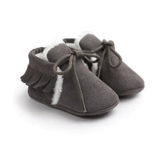 Carregar imagem no visualizador da galeria, Newborn Baby Shoes Boy Girl Shoes Moccasins Fringe Soft Soled Non-slip Footwear Crib Shoes PU Suede Leather Baby First Walker
